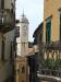 06040067: Kirchturm und enge Gassen
